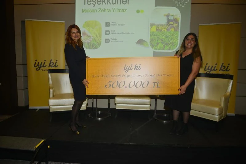 İyi ki Vakfı 2025 ödülünün TarımPlus’a takdim edildiği tören
